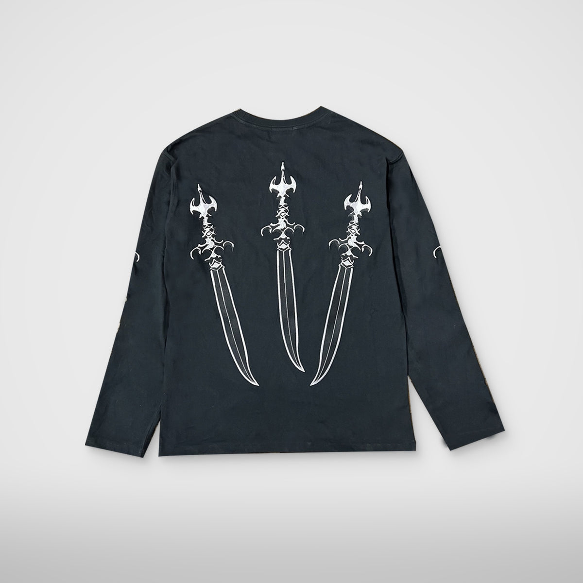 Thug Club Arab Sword Sleeve in black