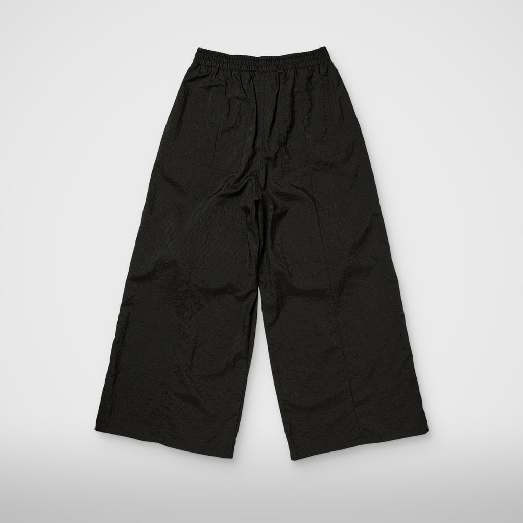 Thug Club TC Knee Lock Cargo Wide Pants in black, front view